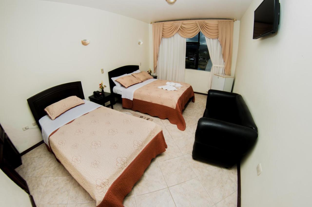 Hotel Oro Negro Puyo Exterior photo